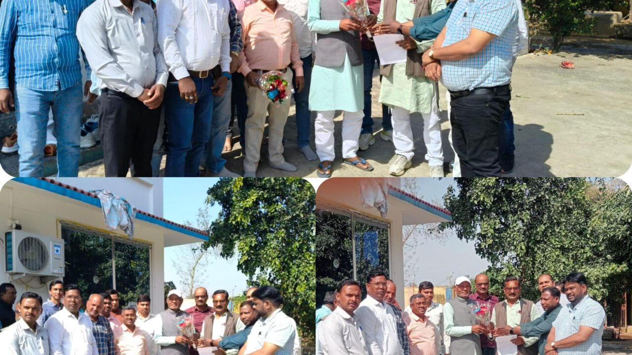 मनरेगा कर्मचारियों की बर्खास्तगी एवं 10-11 माह से लंबित मानदेय की समस्या के समाधान के लिए विधायक को आवेदन देकर सार्थक पहल करने की मांग की